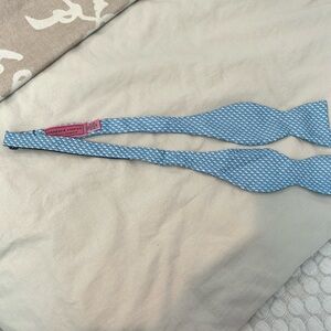 Vineyard Vines bow tie